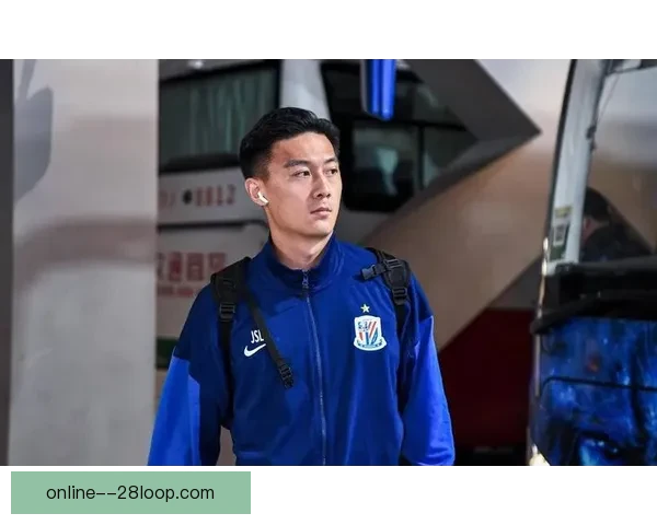 朱辰杰蒋圣龙双中卫组合助力上海申花与中国男足防线稳固新篇章